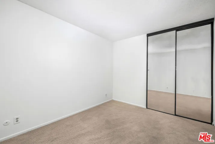 355 S Los Robles Avenue 210, Pasadena, California 91101