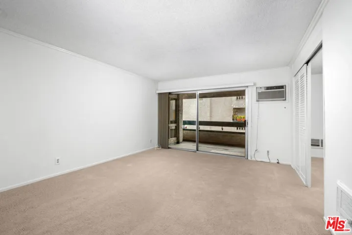 355 S Los Robles Avenue 210, Pasadena, California 91101