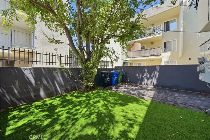 1233 W 39th, Los Angeles, California 90037