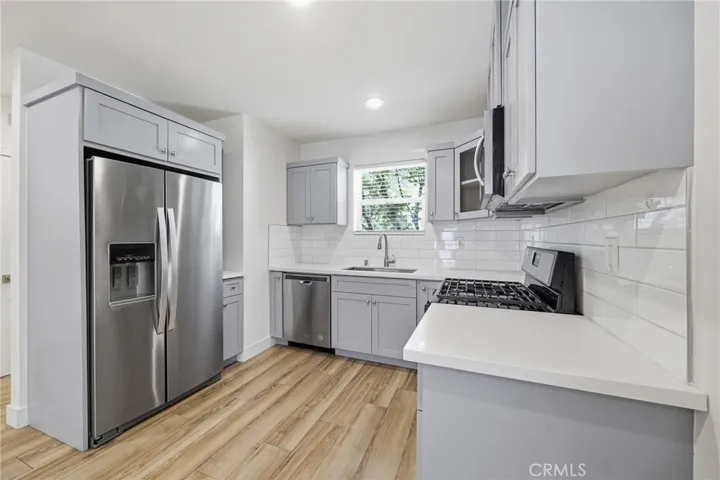 1233 W 39th, Los Angeles, California 90037