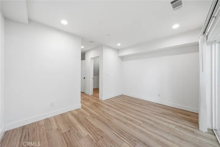 1233 W 39th, Los Angeles, California 90037
