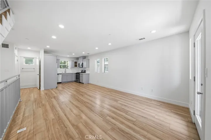 1233 W 39th, Los Angeles, California 90037