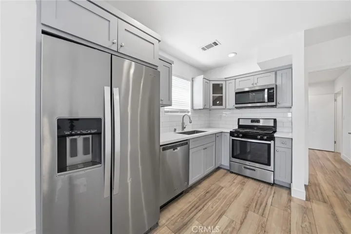 1233 W 39th, Los Angeles, California 90037