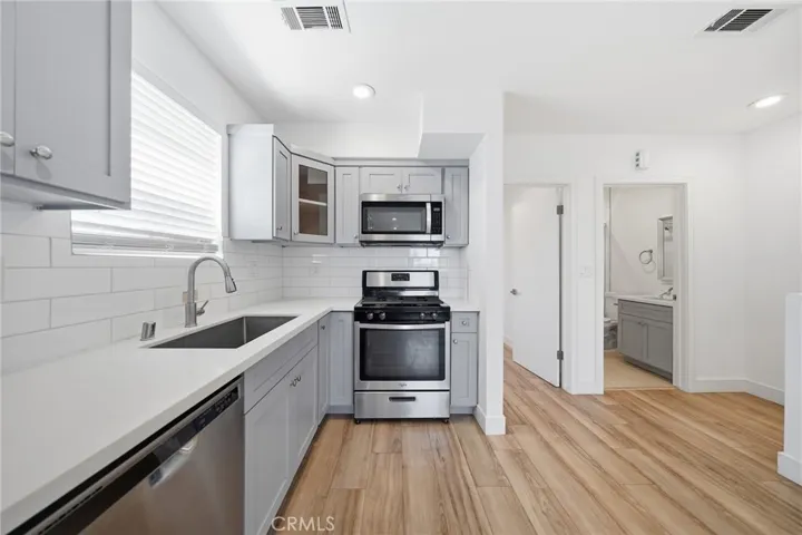 1233 W 39th, Los Angeles, California 90037