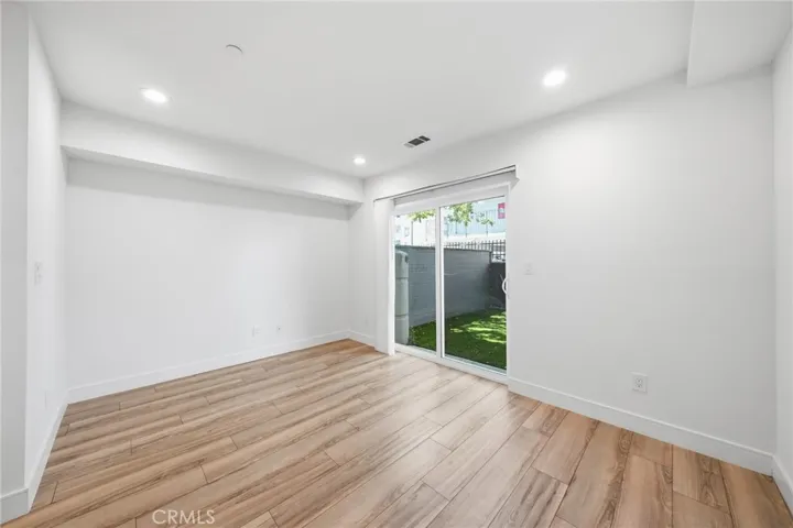 1233 W 39th, Los Angeles, California 90037