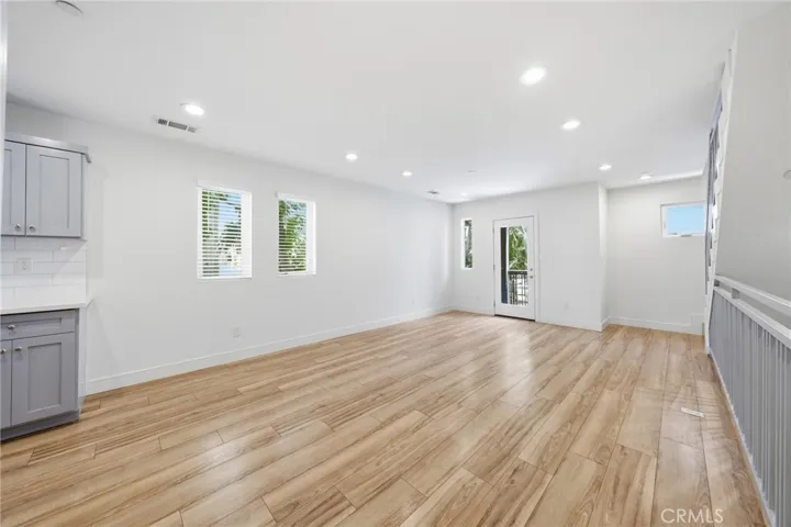 1233 W 39th, Los Angeles, California 90037