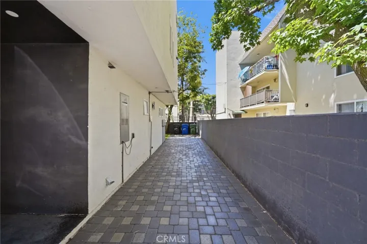 1233 W 39th, Los Angeles, California 90037