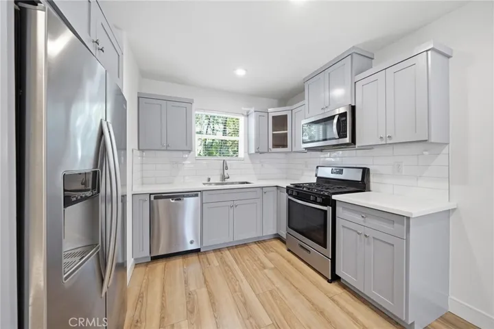 1233 W 39th, Los Angeles, California 90037