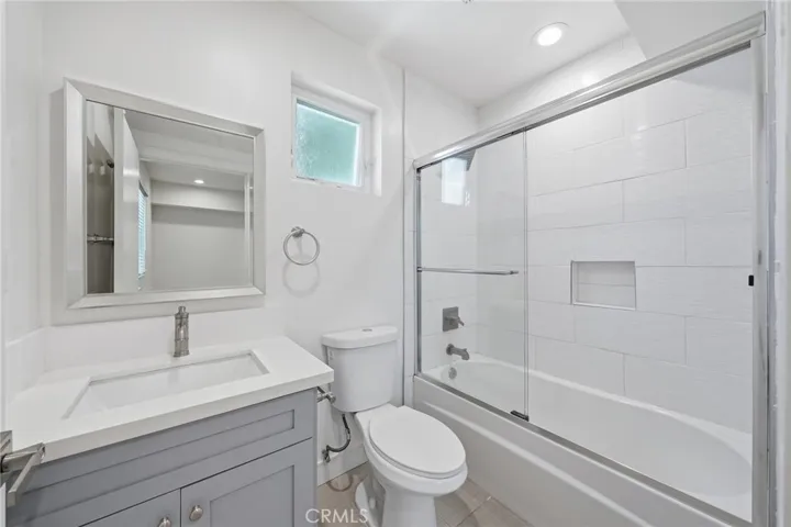 1233 W 39th, Los Angeles, California 90037