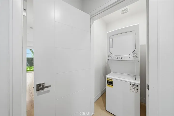 1233 W 39th, Los Angeles, California 90037