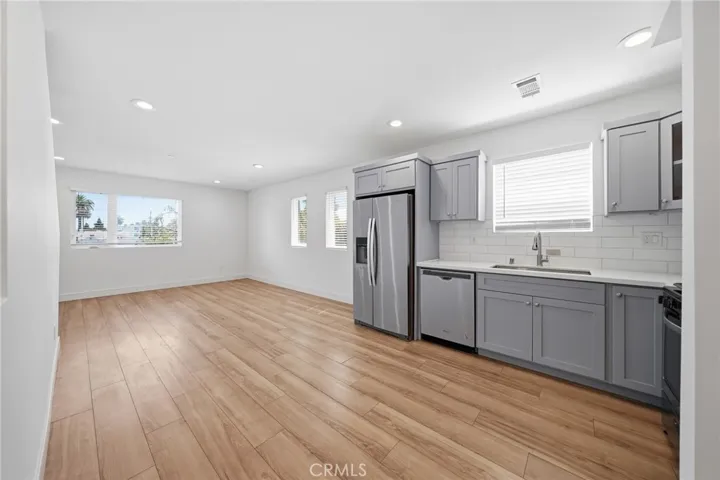 1233 W 39th, Los Angeles, California 90037