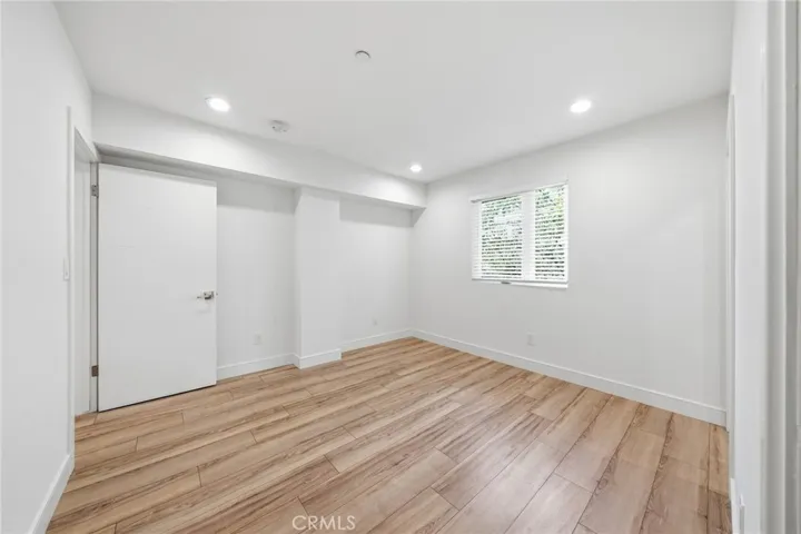 1233 W 39th, Los Angeles, California 90037