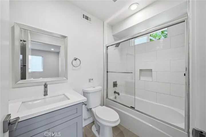 1233 W 39th, Los Angeles, California 90037