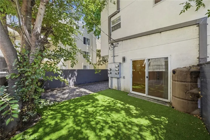 1233 W 39th, Los Angeles, California 90037