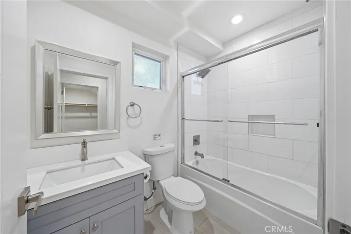 1233 W 39th, Los Angeles, California 90037