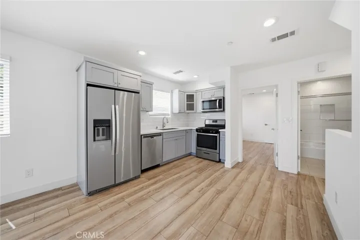 1233 W 39th, Los Angeles, California 90037