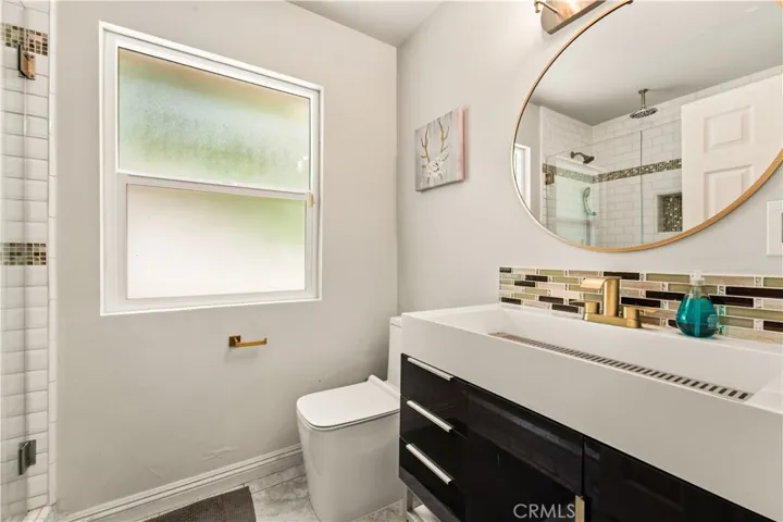 15701 Royal Ridge, Sherman Oaks, California 91403