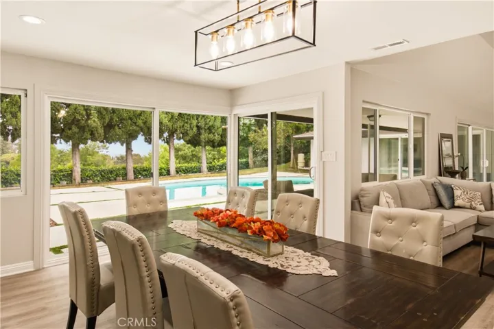 15701 Royal Ridge, Sherman Oaks, California 91403