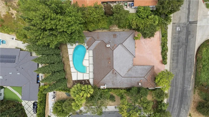 15701 Royal Ridge, Sherman Oaks, California 91403