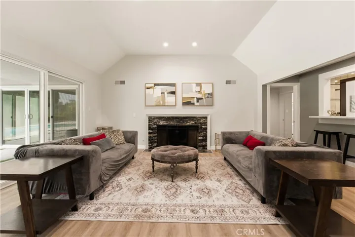 15701 Royal Ridge, Sherman Oaks, California 91403