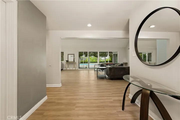 15701 Royal Ridge, Sherman Oaks, California 91403