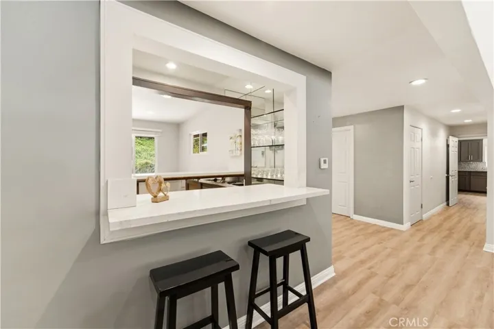 15701 Royal Ridge, Sherman Oaks, California 91403