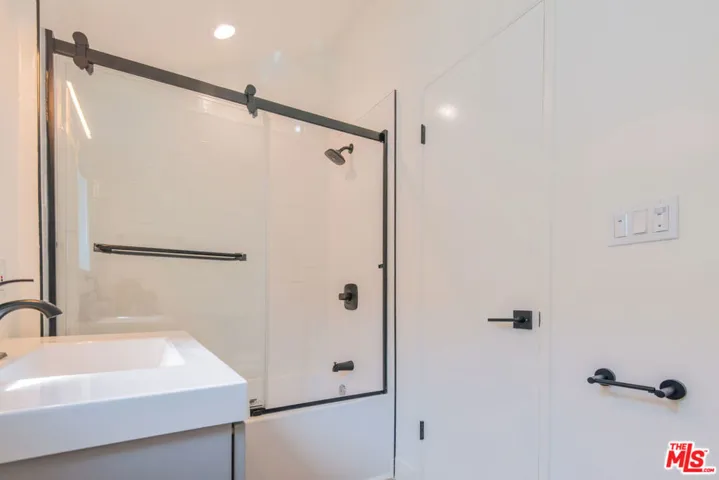 2757 Andreo Avenue 7, Torrance, California 90501