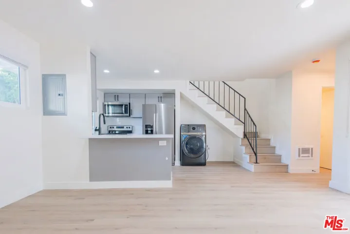 2757 Andreo Avenue 7, Torrance, California 90501