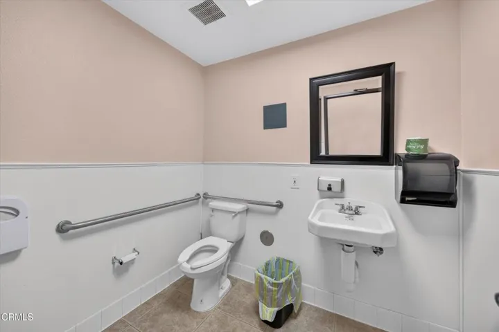 25-Illuminate Photography - 414 W Tehach