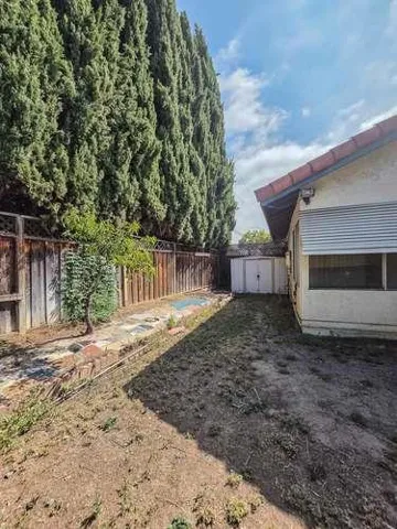 Right Side Yard & Shed