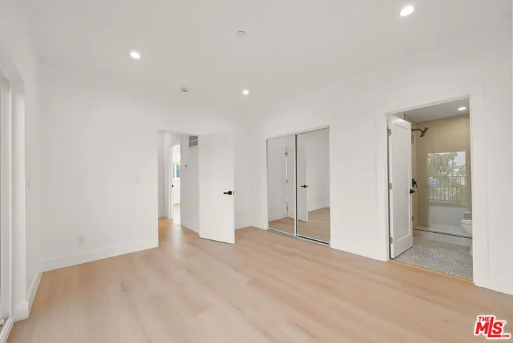 913 N Hobart Boulevard 2, Los Angeles, California 90029