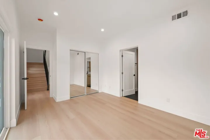 913 N Hobart Boulevard 2, Los Angeles, California 90029