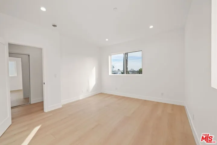 913 N Hobart Boulevard 2, Los Angeles, California 90029