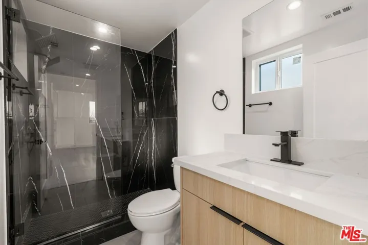 913 N Hobart Boulevard 2, Los Angeles, California 90029
