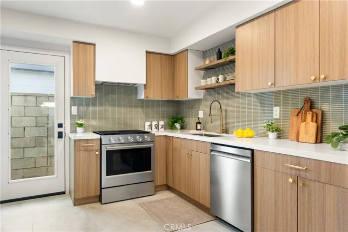 530 W Elm Avenue, Fullerton, California 92832