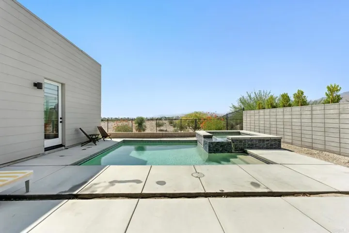 455 Palladium Boulevard, Palm Springs, California 92262