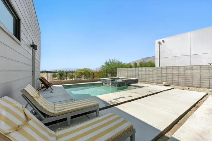 455 Palladium Boulevard, Palm Springs, California 92262