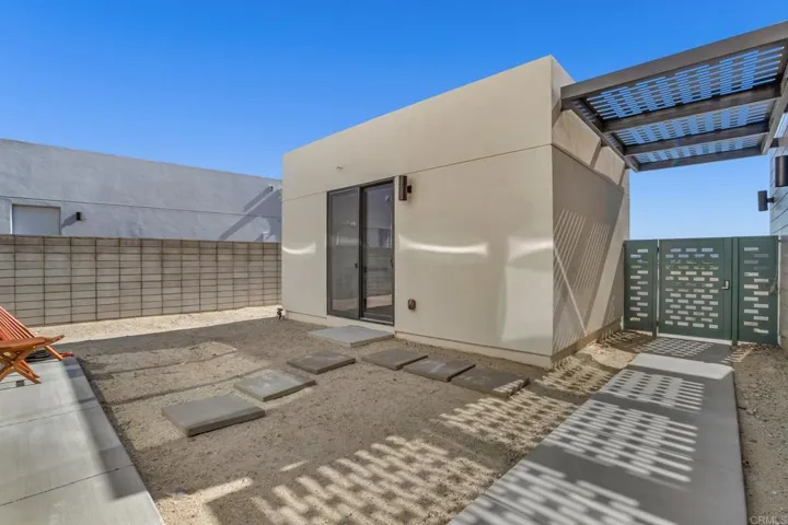 455 Palladium Boulevard, Palm Springs, California 92262