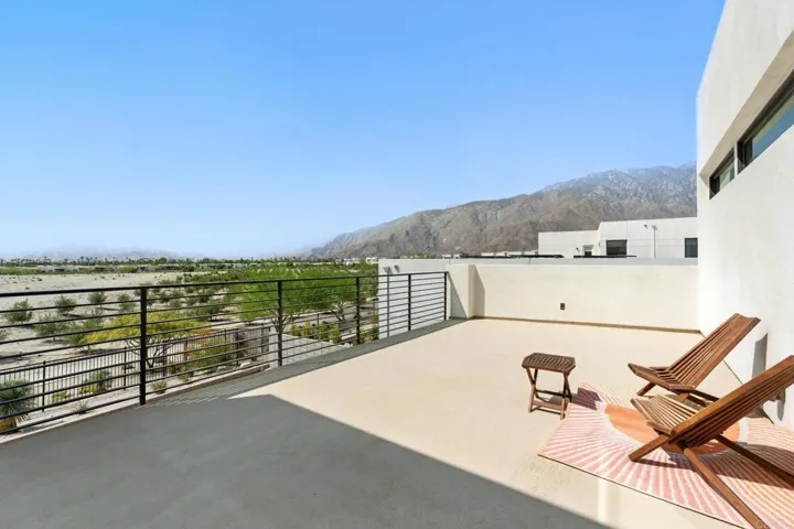 455 Palladium Boulevard, Palm Springs, California 92262