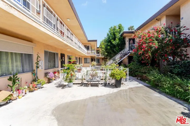 420 N Market Street 15, Inglewood, California 90302