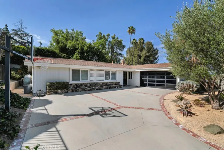 20509 Rhoda, Woodland Hills, California 91367