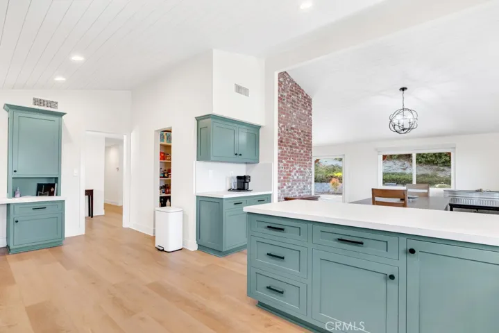 20509 Rhoda, Woodland Hills, California 91367