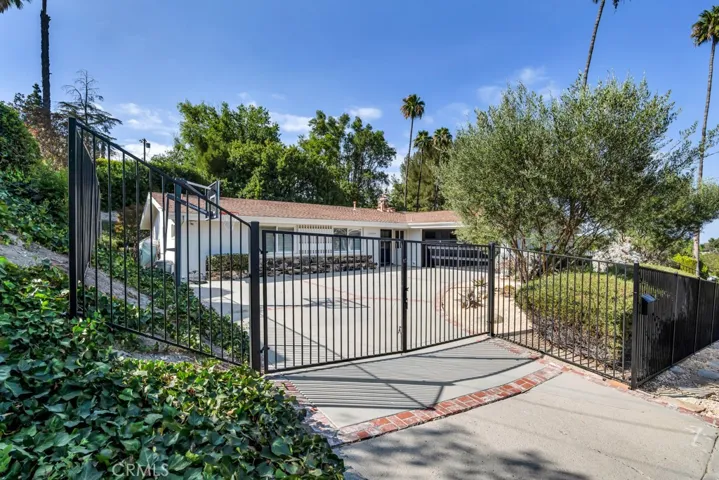 20509 Rhoda, Woodland Hills, California 91367