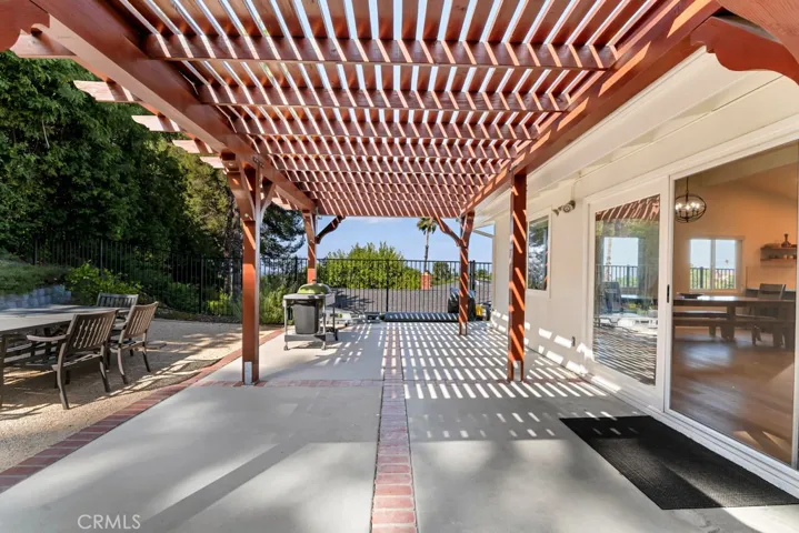 20509 Rhoda, Woodland Hills, California 91367