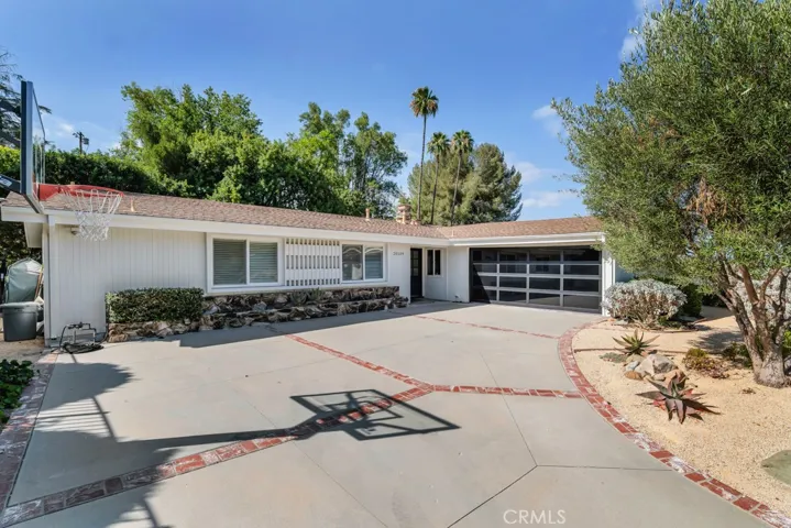 20509 Rhoda, Woodland Hills, California 91367