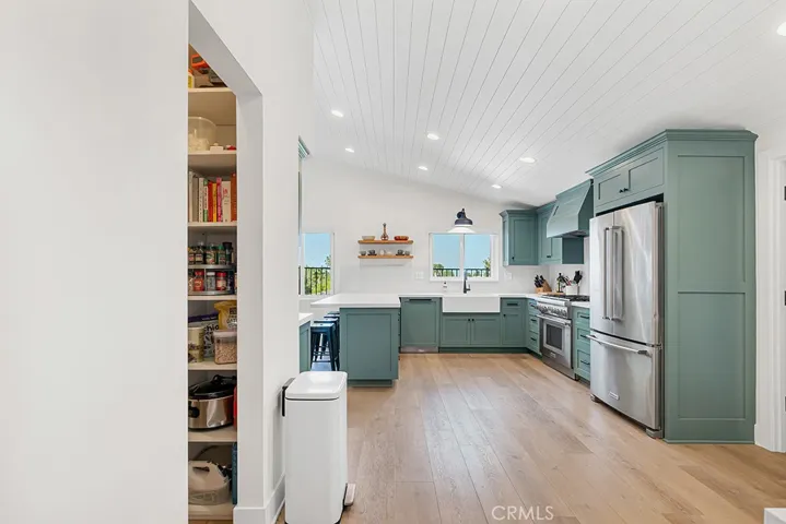 20509 Rhoda, Woodland Hills, California 91367