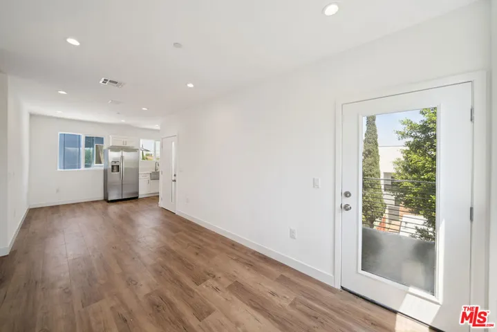 6336 Beck Avenue 2, North Hollywood, California 91606