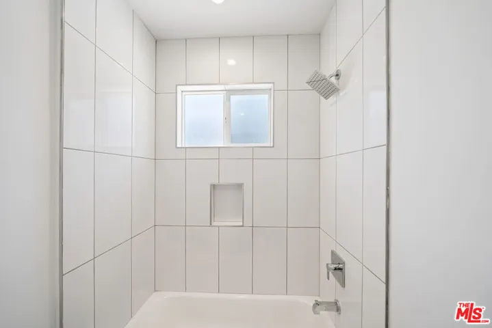 6336 Beck Avenue 2, North Hollywood, California 91606