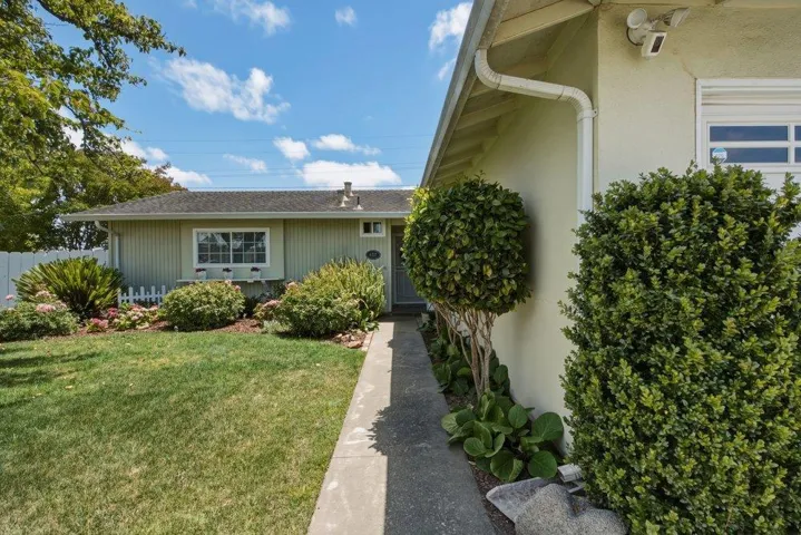 407 Pueblo Drive, Salinas, California 93906