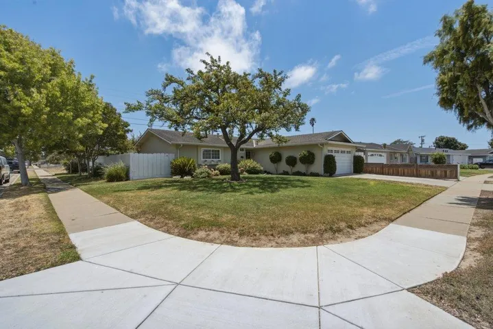 407 Pueblo Drive, Salinas, California 93906